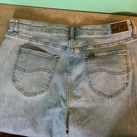 Lee Light Wash Denim Capris Size 18 - Picture 9 of 15